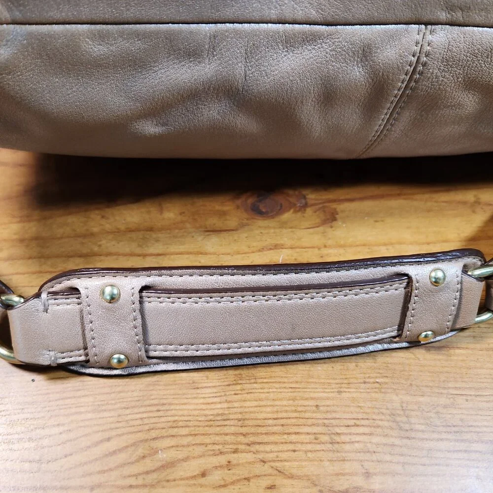 Euc Coach Ashley Gold Leather Rare Shoulder Bag Purse